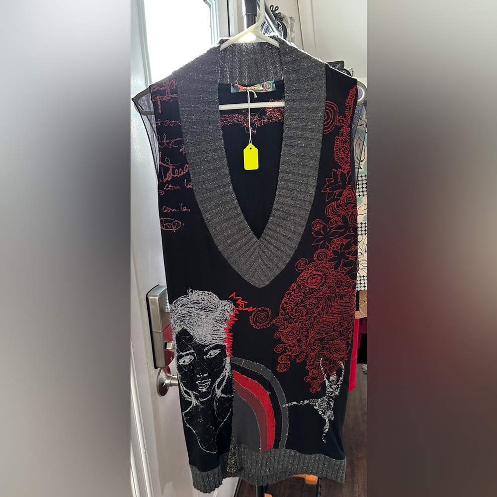 Resale Opportunity! Bundle of 4 Desigual Items